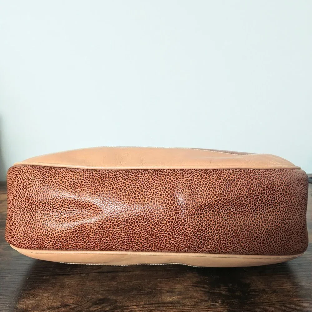 Vintage ISANTI Leather Shoulder Bag - Picture 9 of 16